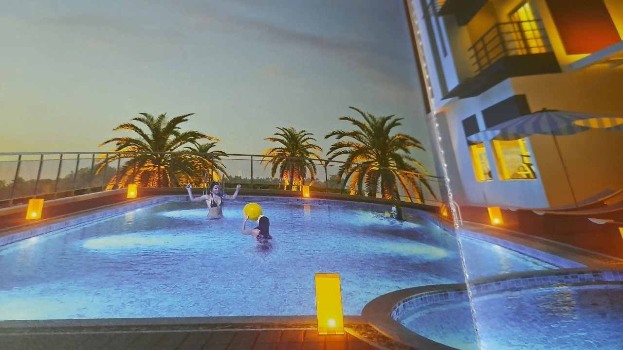 Luxury homes with swimming pool Luxury homes with swimming pool